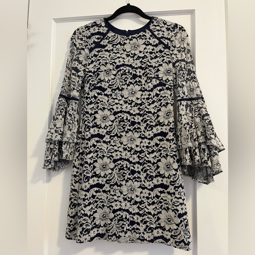 Chelsea28 Nordstrom Layla Lace Bell Sleeve Dress 2P navy and white